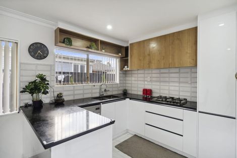 Photo of property in 1/27 Scott Road, Papakura, 2110