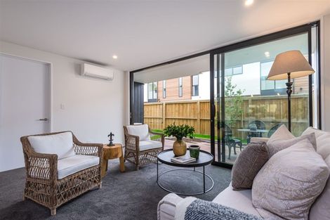 Photo of property in 10 Bishop Street, Green Bay, Auckland, 0604