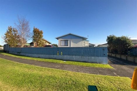 Photo of property in 10 Trimble Place, Bell Block, New Plymouth, 4312
