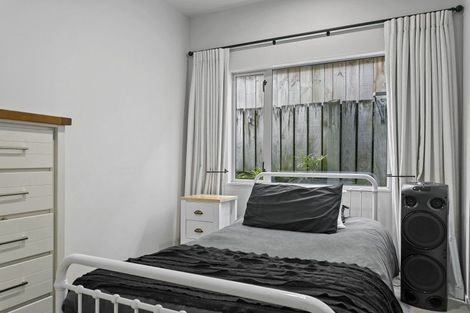 Photo of property in 208 Lake Terrace, Hilltop, Taupo, 3330