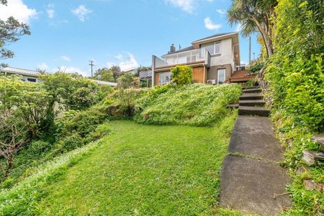 Photo of property in 35 Poto Road, Normandale, Lower Hutt, 5010