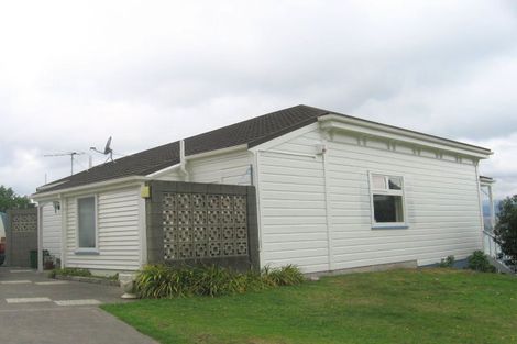 Photo of property in 8a Hungerford Road, Lyall Bay, Wellington, 6022