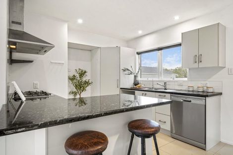 Photo of property in 48 Stanaway Street, Hillcrest, Auckland, 0627