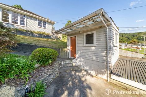 Photo of property in 5 Delaney Drive, Stokes Valley, Lower Hutt, 5019