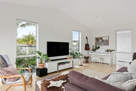 Photo of property in 6 Hamilton Drive, Wainui, Gisborne, 4010