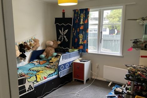 Photo of property in 5 Faris Crescent, Wainuiomata, Lower Hutt, 5014