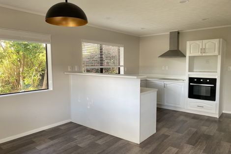 Photo of property in 3 Kaurilands Road, Titirangi, Auckland, 0604