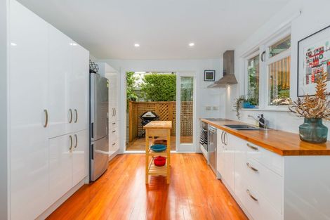 Photo of property in 70 Curtis Street, Northland, Wellington, 6012