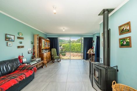 Photo of property in 1 Matipo Street, Waikanae, 5036