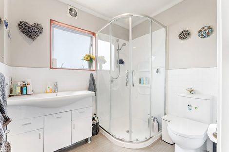 Photo of property in 33 Totara Road, Stanmore Bay, Whangaparaoa, 0932