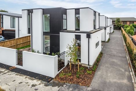 Photo of property in 10 Bishop Street, Green Bay, Auckland, 0604