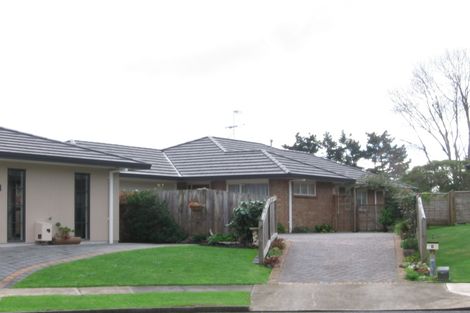 Photo of property in 6 Balmerino Grove, Waikanae, 5036