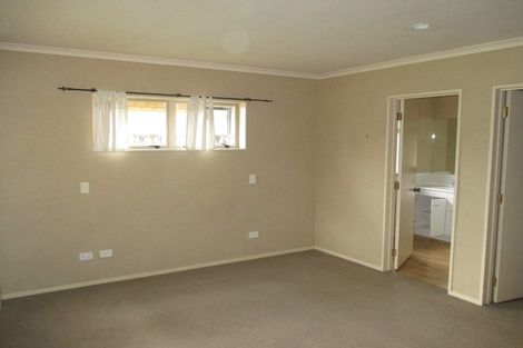 Photo of property in 54 Nottingham Drive, Hamilton East, Hamilton, 3216