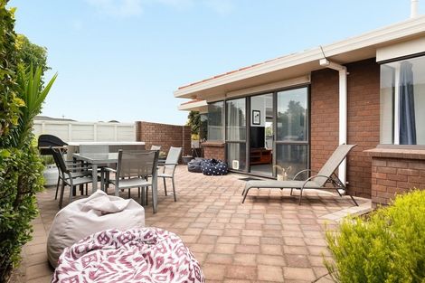 Photo of property in 24 Balmacewen Place, Mount Maunganui, 3116