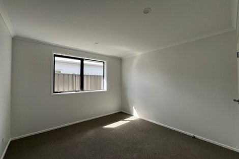 Photo of property in 3 Tutira Place, Poraiti, 4112