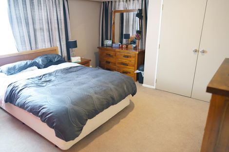 Photo of property in 4 D'urville Place, Kelvin Grove, Palmerston North, 4414
