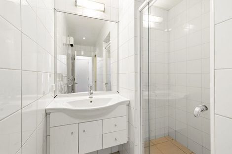 Photo of property in Arno Apartment, 10/8 Mckerrow Place, Sunshine Bay, Queenstown, 9300