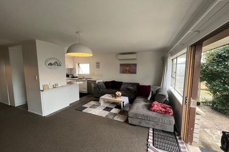 Photo of property in 56 Te Atatu Road, Te Atatu South, Auckland, 0610