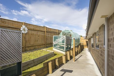 Photo of property in 28 Galea Grove, Kelvin Grove, Palmerston North, 4414