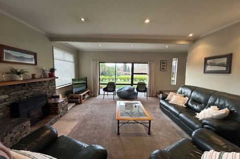 Photo of property in 2 Heuchan Lane, Wanaka, 9305