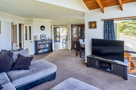 Photo of property in 22 The Crowsnest, Whitby, Porirua, 5024