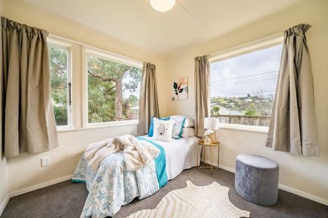 Photo of property in 10 James Grove, Stokes Valley, Lower Hutt, 5019