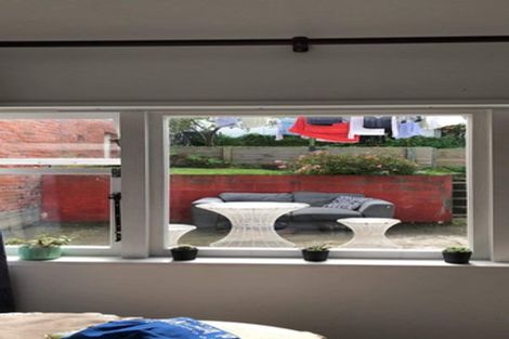 Photo of property in 4 Howard Street, Mount Cook, Wellington, 6021