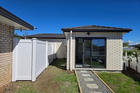 Photo of property in 3 Greenberry Drive, Ranui, Auckland, 0612
