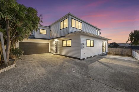 Photo of property in 4190a Great North Road, Glendene, Auckland, 0602