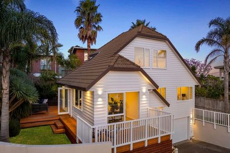 Photo of property in 2/3a Richards Avenue, Forrest Hill, Auckland, 0620