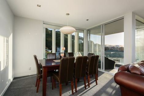 Photo of property in 2a/22 Telford Terrace, Oriental Bay, Wellington, 6011