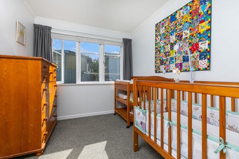 Photo of property in 15 Preston Avenue, Henderson, Auckland, 0610