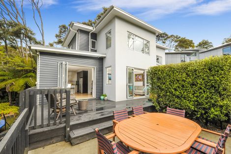 Photo of property in 20e Konini Road, Titirangi, Auckland, 0604