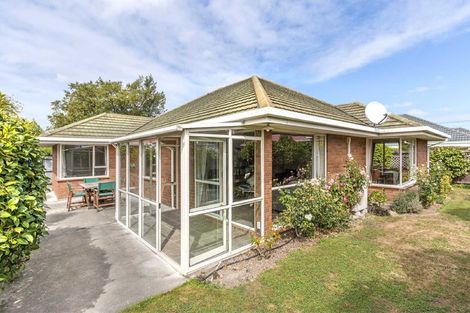 Photo of property in 424 Harewood Road, Harewood, Christchurch, 8051