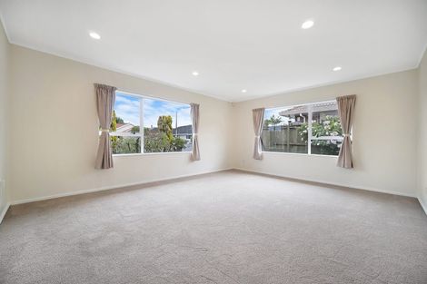 Photo of property in 11 Suncrest Drive, West Harbour, Auckland, 0618