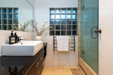 Photo of property in 147 Churchill Road, Rothesay Bay, Auckland, 0630