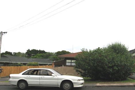 Photo of property in 1/56 Hillcrest Avenue, Hillcrest, Auckland, 0627
