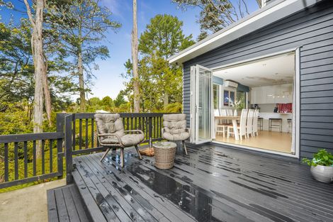 Photo of property in 20e Konini Road, Titirangi, Auckland, 0604