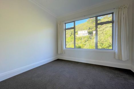 Photo of property in 24 Hungerford Road, Lyall Bay, Wellington, 6022