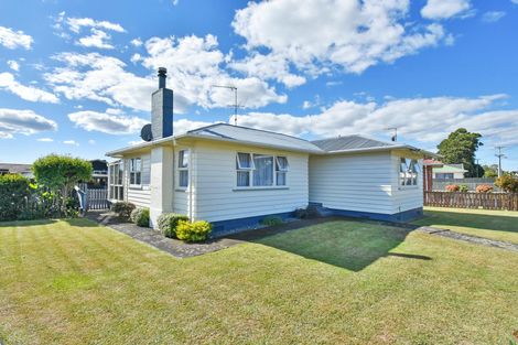Photo of property in 2 Berwyn Avenue, Takanini, 2112