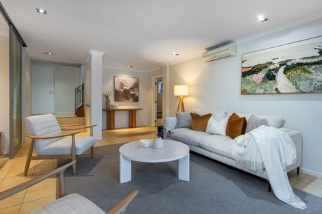 Photo of property in 147 Churchill Road, Rothesay Bay, Auckland, 0630