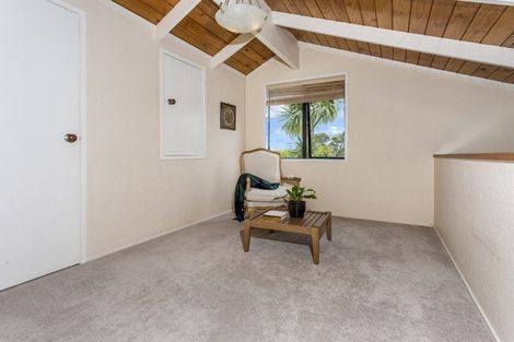 Photo of property in 22 Hebe Place, Birkenhead, Auckland, 0626