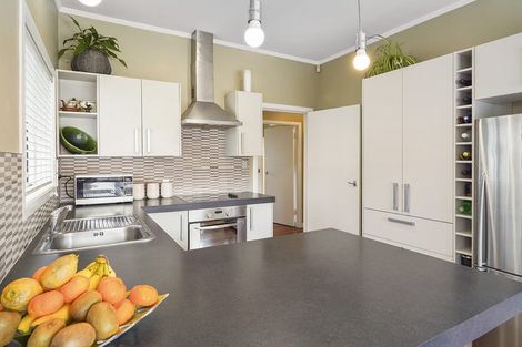 Photo of property in 6 Vectis Road, Hillcrest, Hamilton, 3216