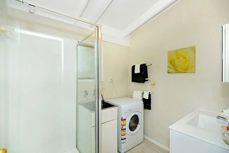 Photo of property in 1/81 Fairclough Road, Beach Haven, Auckland, 0626