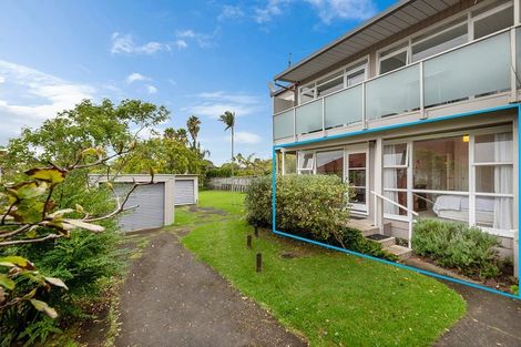 Photo of property in 10/77 Old Lake Road, Narrow Neck, Auckland, 0624