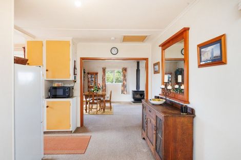 Photo of property in 1 Seabury Avenue, Foxton Beach, Foxton, 4815