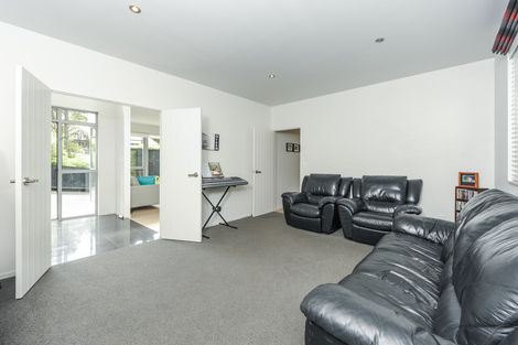 Photo of property in 20e Konini Road, Titirangi, Auckland, 0604