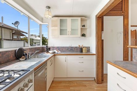 Photo of property in 11 Chelwood Street, Takaro, Palmerston North, 4412