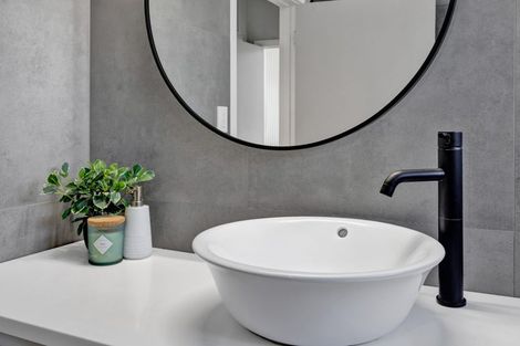 Photo of property in 110 Manawapou Road, Hawera, 4610