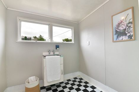 Photo of property in 21 Railway Street, Helensville, 0800